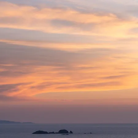 Andreas Sunset House باروس